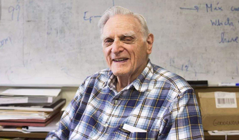 諾貝爾獎創(chuàng)紀錄 97歲科學家成最高齡獲獎?wù)? /> 
</p>
<p style=
